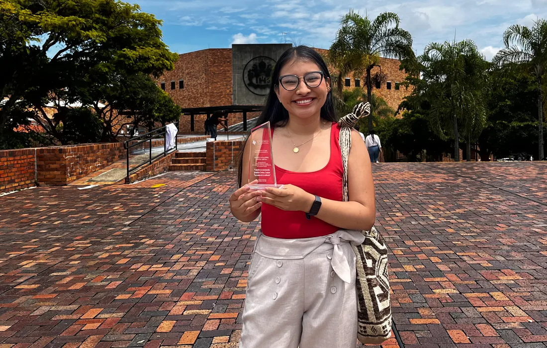 Fundación El Nogal otorgó premio de cultura ciudadana a estudiante de Derecho de la Javeriana Cali Fundación El Nogal otorgó premio de cultura ciudadana a estudiante de Derecho de la Javeriana Cali