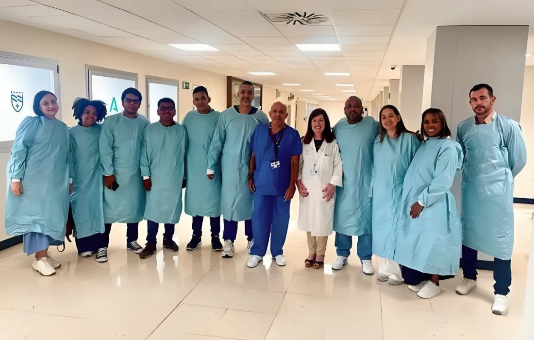 Visita de los estudiantes al Hospital Regional Universitario de Málaga Visita de los estudiantes al Hospital Regional Universitario de Málaga