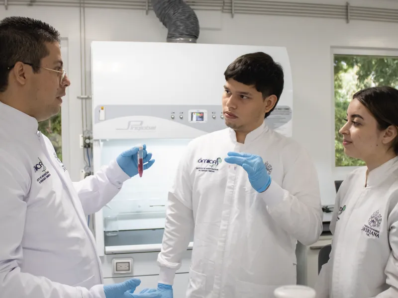 Estudiantes de Biomédica Estudiantes de Biomédica
