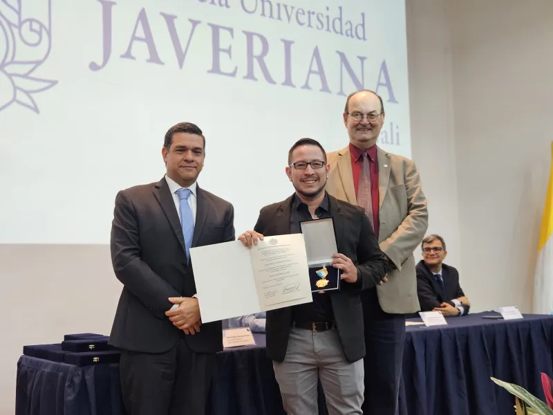 Cruz San Pedro Claver: 25 estudiantes reconocidos por sus calidades humanas y espíritu javeriano