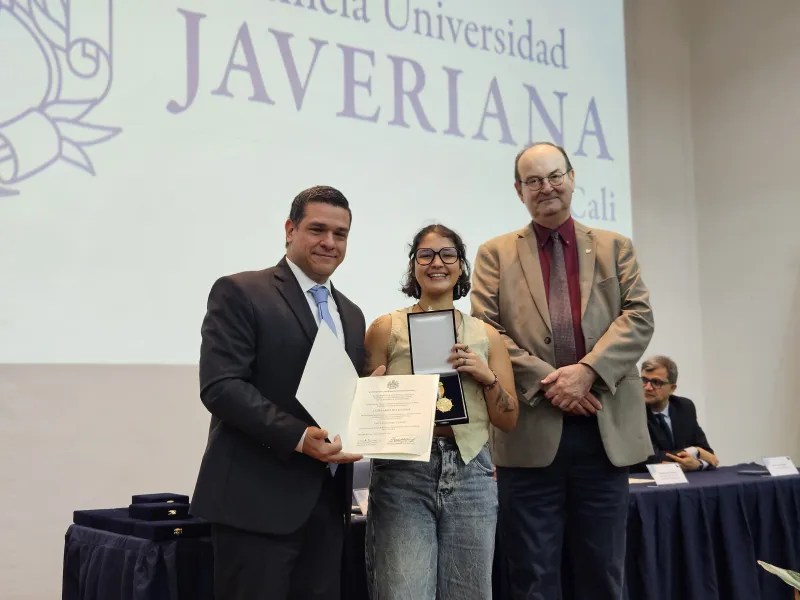 Cruz San Pedro Claver: 25 estudiantes reconocidos por sus calidades humanas y espíritu javeriano Cruz San Pedro Claver: 25 estudiantes reconocidos por sus calidades humanas y espíritu javeriano